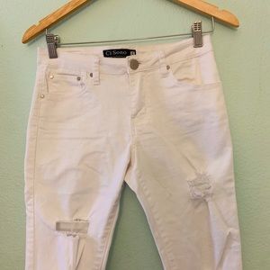 White denim jeans
